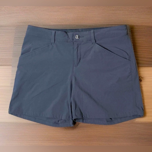 Patagonia Pants - Patagonia EUC Womens Shorts Size 6 Gray 5” Inseam Hiking Happy Gorpcore Summer
